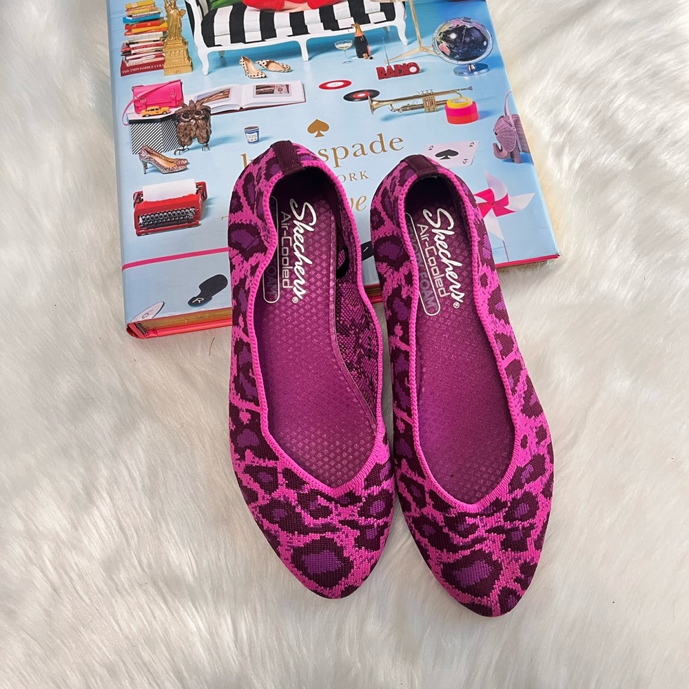 Skechers Women's Pink Leopard Print Flats